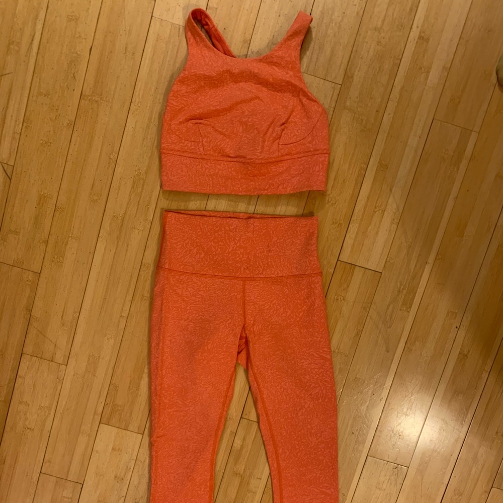 *Lululemon set* Crunch Warm Coral Size 6, Wunder Train HR.